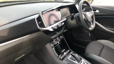 Vauxhall Grandland 1.5 Turbo D SRi 5dr Auto Diesel Hatchback